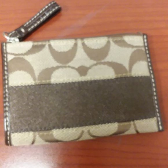 Signature Skinny COACH ID Case - Picture 5 of 5